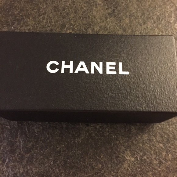 Chanel NOT A LISTING main image 8
